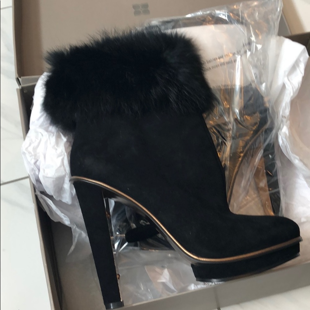 NWT BCBG Maxazria black fur heels